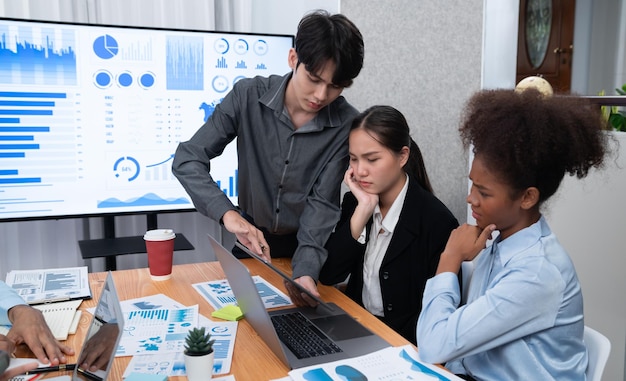 Progress tracking and financial momentum analysis